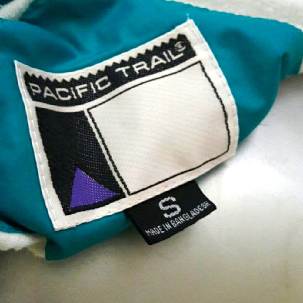 Pacific Trails Hidden Hood Collar Windbreaker - Picture 4 of 4